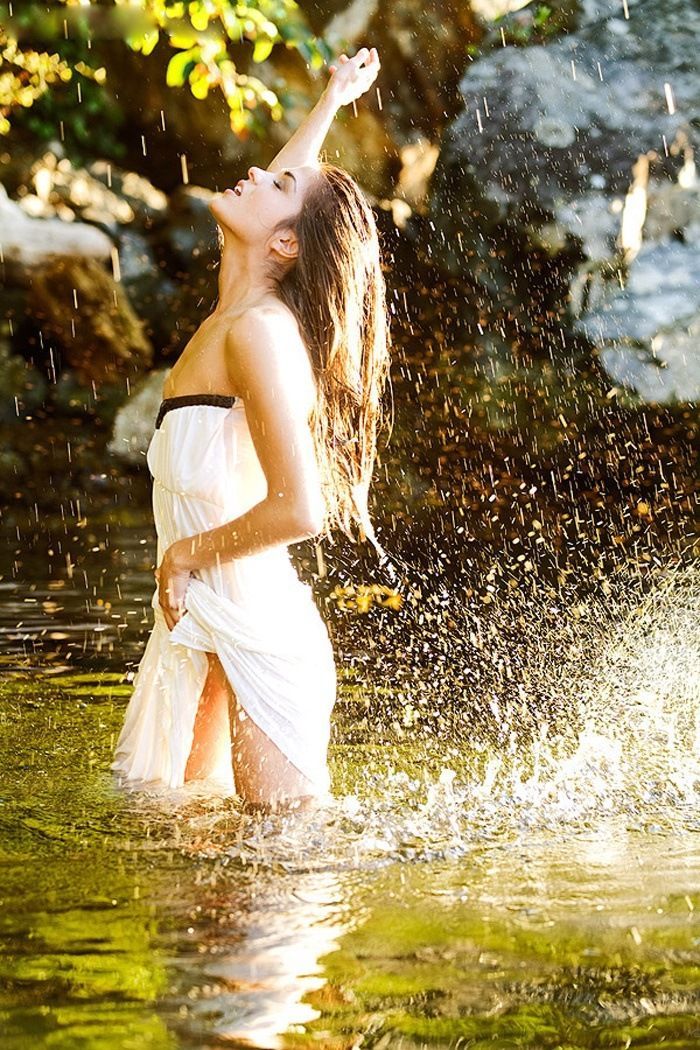 Marie Avgeropoulos in Dehradun