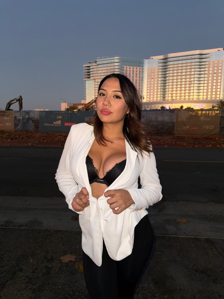 Take a pause and enjoy Ali Cruz — streaming from Dehradun