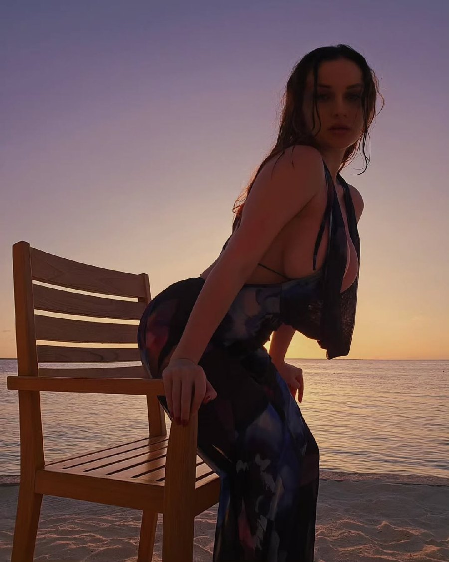 Sexy girl Miranda Faith nude in Dehradun