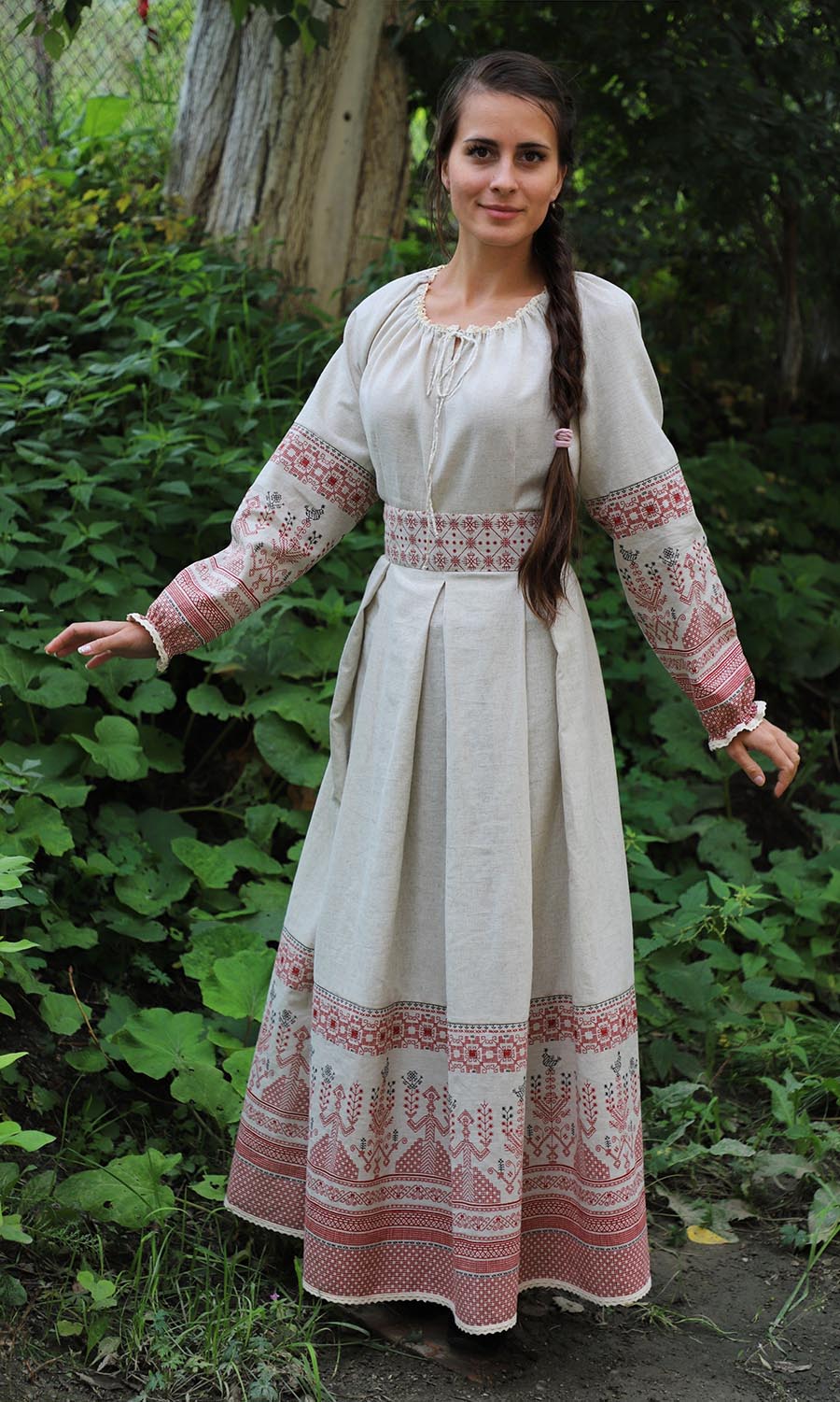 Girls in Slavic costumes in Dehradun